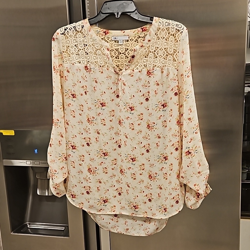 💕DR2💕 Long Sleeve Crochet Detail Long Sleeve Blouse ~ Floral Print Medium
